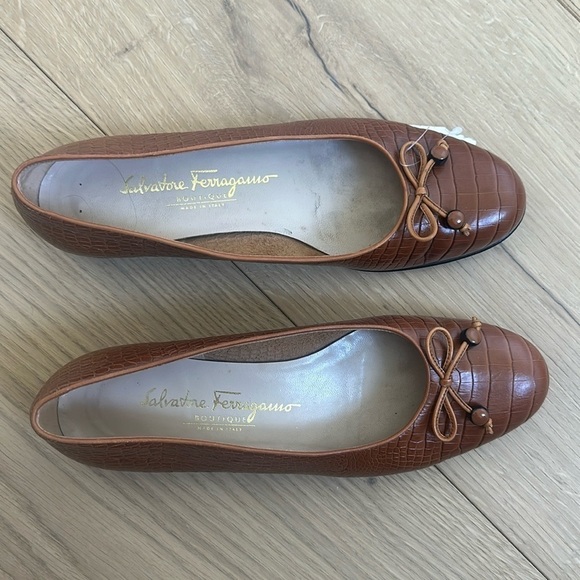 Salvatore Ferragamo Brown Leather flats women’s 8 pebbled leather - Picture 1 of 7